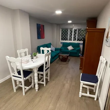 Acogedor, Piso En